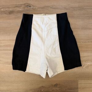 Vintage Y2K Wilson Leather High Waisted Two Tone Shorts Sz S Edgy Alt Grunge
